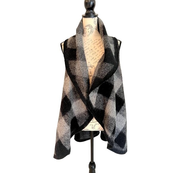 Amita Open Cardigan Wool Blend gray black buffalo check Shawl Sleeveless One Siz - Picture 1 of 5
